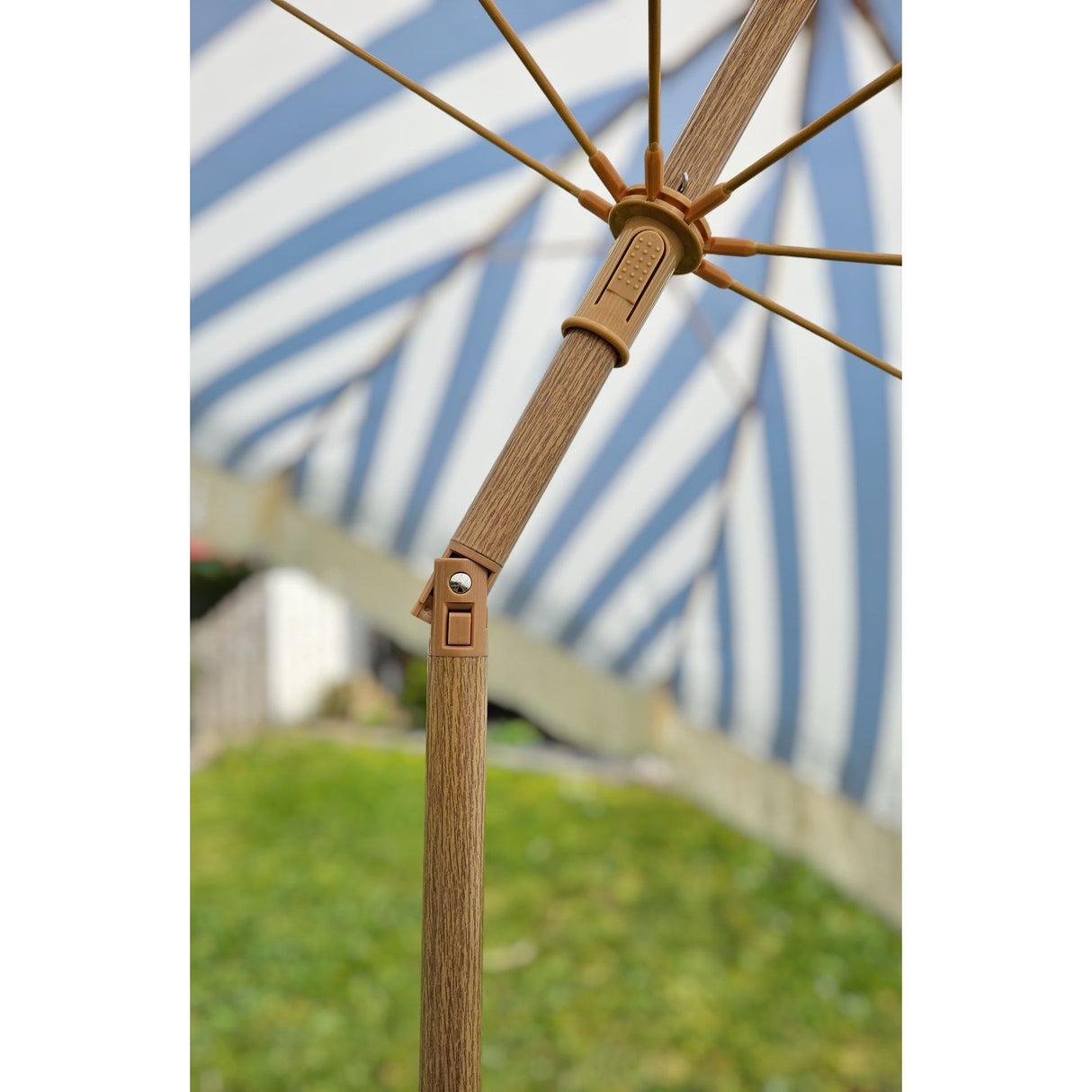 Sonnenschirm Strandschirm Schirm gestreift mit Fransen maritim UV Schutz Ø 180cm