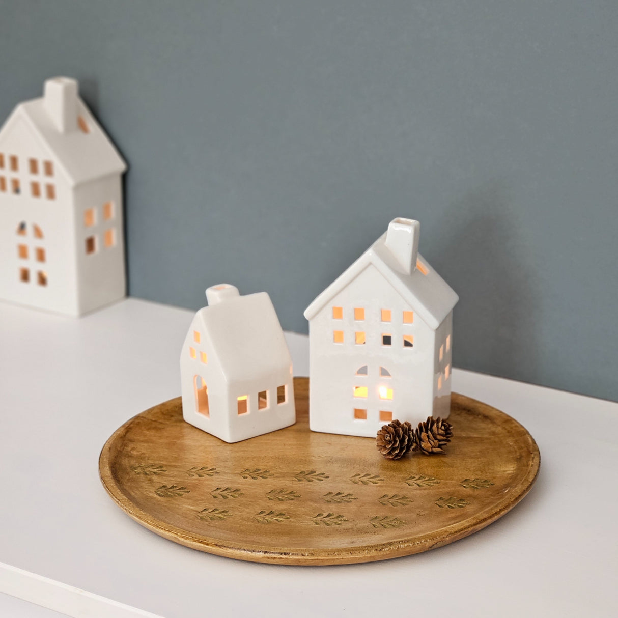 Holzteller Deko Teller Kerzenteller rund 22 o 30 cm Blattmuster braun Mangoholz dekobrett