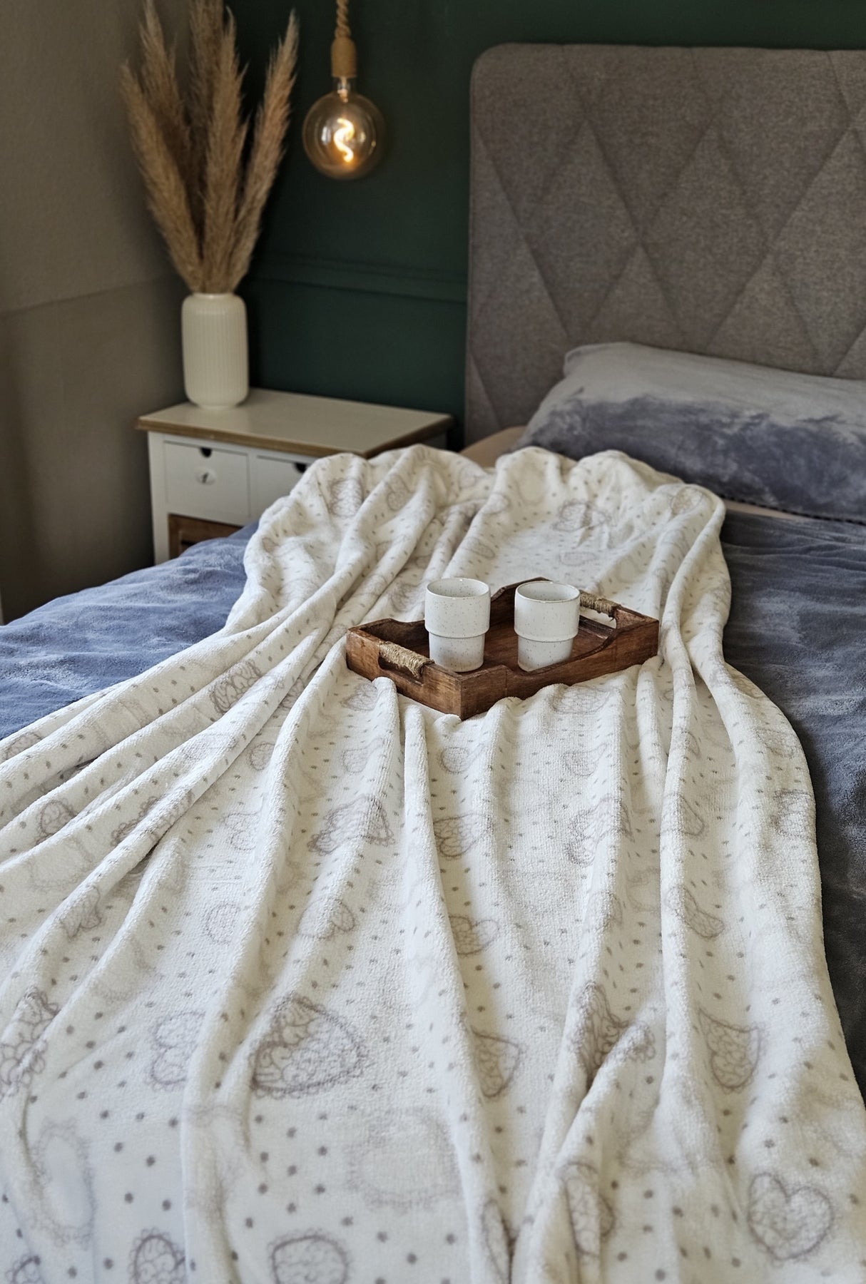 Kuscheldecke Decke Tagesdecke Herz 150x200 cm Creme Grau Beige Rot Wohndecke