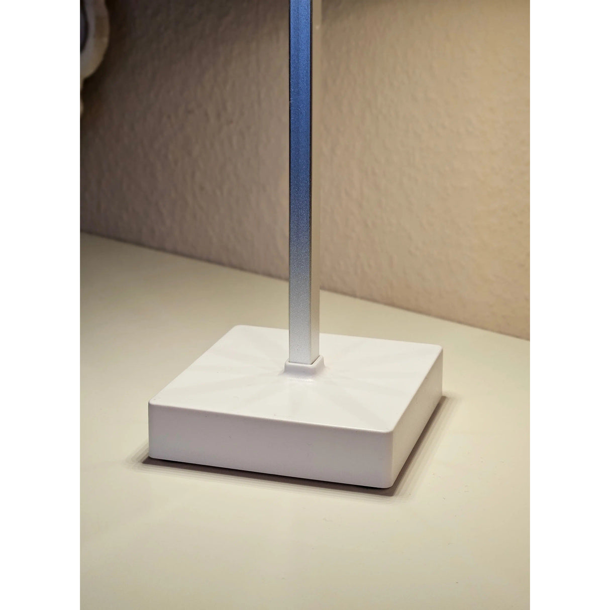 Tischleuchte Touch dimmbar LED Lampe Leuchte weiß silber kabellos Höhe 26 cm