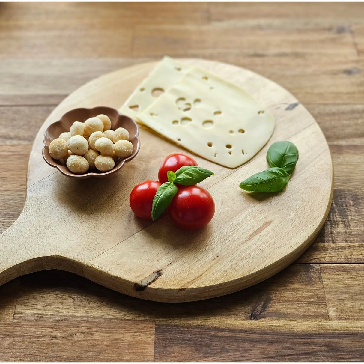 Serviertablett rund mit Griff Mangoholz 30 cm Dekotablett Schneidebrett - Serviertablett