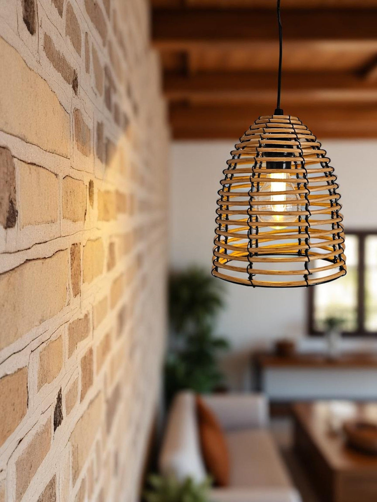 Beleuchtung aus Rattanlampe im Wohnzimmer