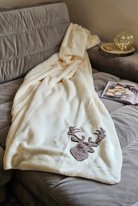 Decke Kuscheldecke Tagesdecke Wohndecke Hirsch Winter 150x200 kuschelig weich - Creme - Wohndecke